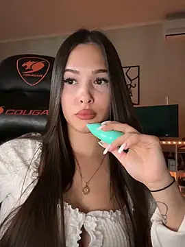 Snapshot of EricaWalls chatting on 09.16.25 EricaWalls online show from 09.16.25