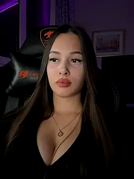 Snapshot of EricaWalls chatting on 10.18.25 EricaWalls online show from 10.18.25