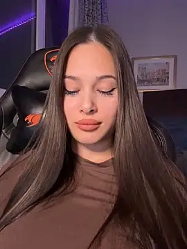 Snapshot of EricaWalls chatting on 11.11.25 EricaWalls online show from 11.11.25