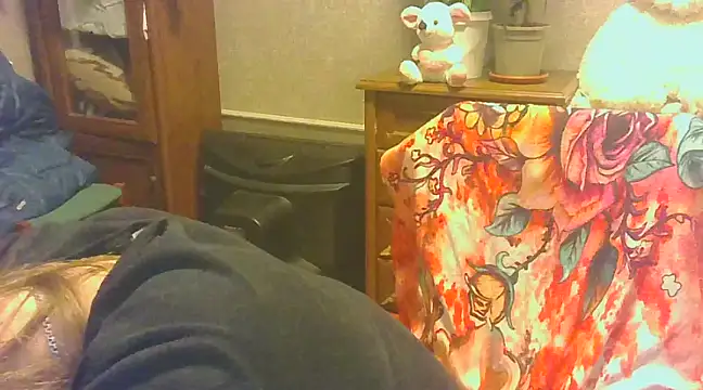 Snapshot of Manulyonok51 chatting on 02.24.25 Manulyonok51 online show from 02.24.25