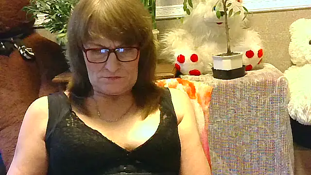 Snapshot of Manulyonok51 chatting on 10.11.25 Manulyonok51 online show from 10.11.25