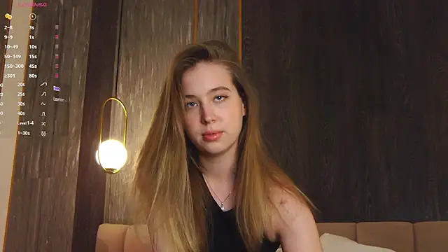 LoraineLuff online show from 03.12.25