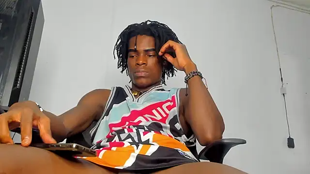 Snapshot of darwinjhonson chatting on 12.12.24 darwinjhonson online show from 12.12.24