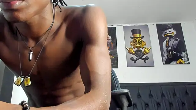 Snapshot of darwinjhonson chatting on 03.15.25 darwinjhonson online show from 03.15.25