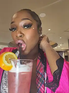 Snapshot of londonsfantasy chatting on 02.17.26 londonsfantasy online show from 02.17.26