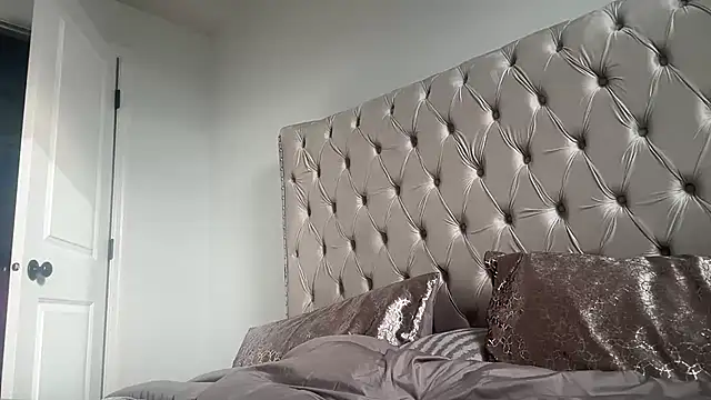 Snapshot of londonsfantasy chatting on 04.09.26 londonsfantasy online show from 04.09.26