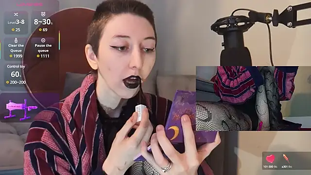 Snapshot of lovelylucyy chatting on 03.13.25 lovelylucyy online show from 03.13.25