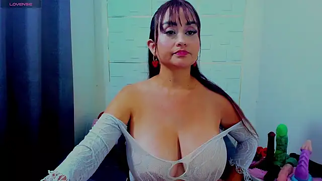 IsaSixty9 online show from 02.27.25