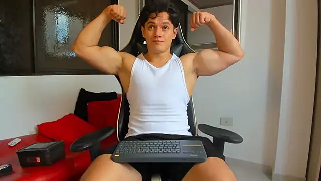 Snapshot of julian_wallace chatting on 03.02.26 julian wallace online show from 03.02.26