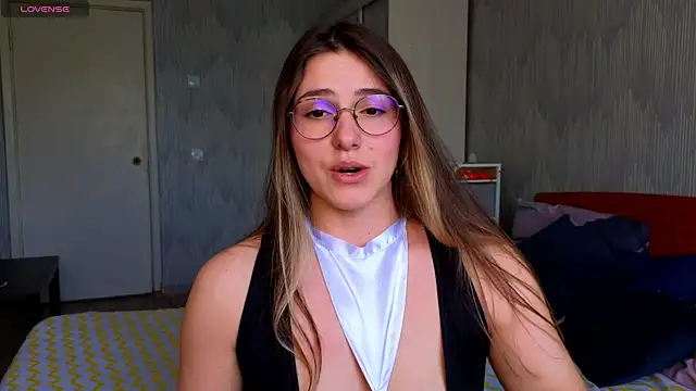 Snapshot of sophia_euphoriaa chatting on 05.08.26 sophia euphoriaa online show from 05.08.26