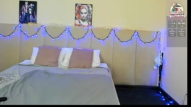 Snapshot of MuscleXXXBarbie chatting on 12.31.24 MuscleXXXBarbie online show from 12.31.24