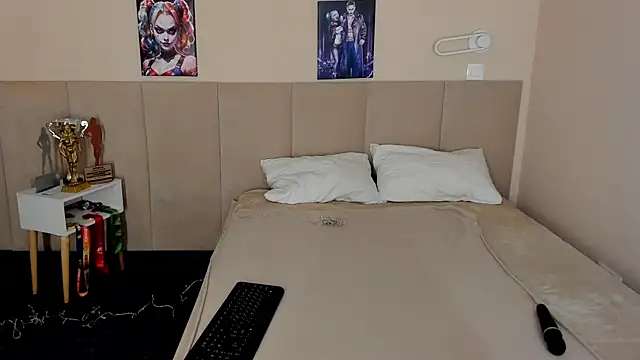 MuscleXXXBarbie online show from 12.19.25