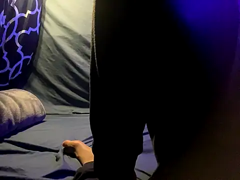 Snapshot of BigMac1596 chatting on 10.11.25 BigMac1596 online show from 10.11.25