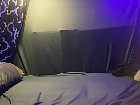 Snapshot of BigMac1596 chatting on 10.13.25 BigMac1596 online show from 10.13.25