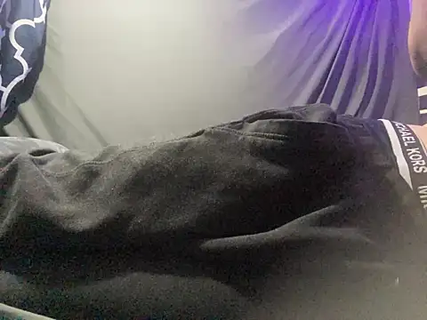 Snapshot of BigMac1596 chatting on 10.22.25 BigMac1596 online show from 10.22.25