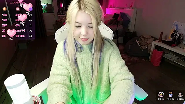 Snapshot of EvaSweetys chatting on 12.11.24 EvaSweetys online show from 12.11.24