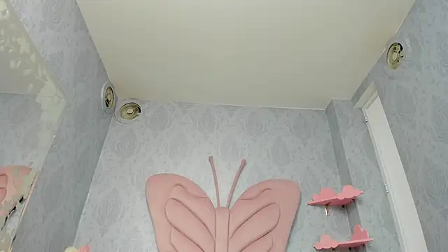 Snapshot of MaddyCute4u chatting on 02.08.25 MaddyCute4u online show from 02.08.25