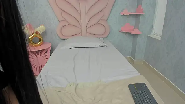 Snapshot of MaddyCute4u chatting on 02.12.25 MaddyCute4u online show from 02.12.25