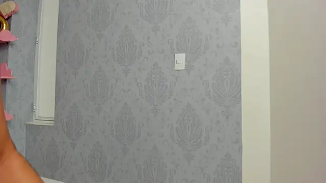 Snapshot of MaddyCute4u chatting on 02.20.25 MaddyCute4u online show from 02.20.25