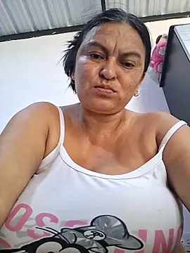 Snapshot of Horny-Mommy-Dirty chatting on 04.24.26 Horny-Mommy-Dirty online show from 04.24.26
