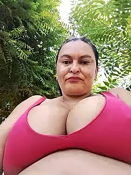 Snapshot of Horny-Mommy-Dirty chatting on 05.04.26 Horny-Mommy-Dirty online show from 05.04.26