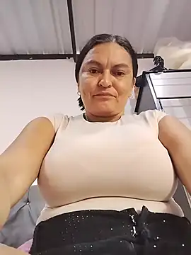 Snapshot of Horny-Mommy-Dirty chatting on 05.08.26 Horny-Mommy-Dirty online show from 05.08.26