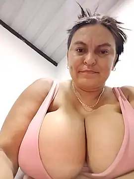 Snapshot of Horny-Mommy-Dirty chatting on 06.17.26 Horny-Mommy-Dirty online show from 06.17.26