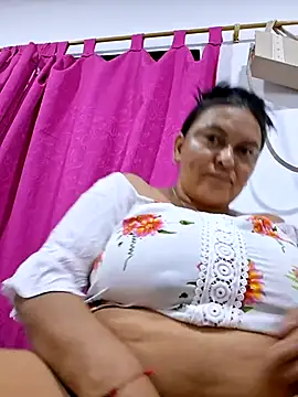 Snapshot of Horny-Mommy-Dirty chatting on 07.01.26 Horny-Mommy-Dirty online show from 07.01.26