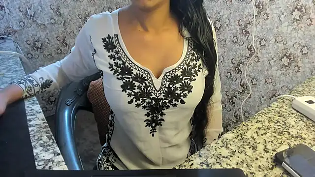 aarjulove online show from 02.10.25