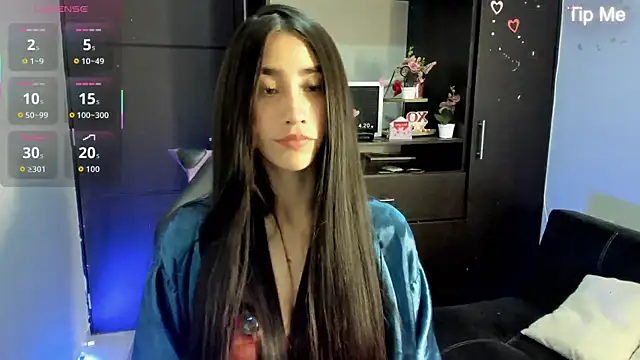 Snapshot of Emilytafur chatting on 06.22.26 Emilytafur online show from 06.22.26