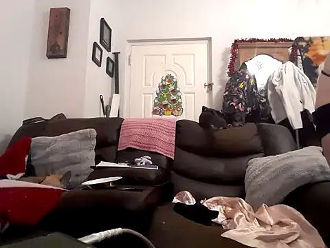 Snapshot of fantasymade69 chatting on 12.08.24 fantasymade69 online show from 12.08.24