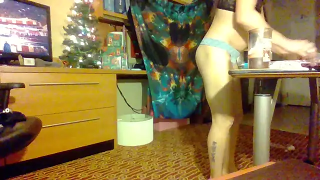 Snapshot of fantasymade69 chatting on 12.22.24 fantasymade69 online show from 12.22.24