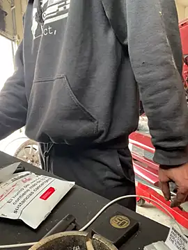 Snapshot of donnuozfutura chatting on 02.25.25 donnuozfutura online show from 02.25.25