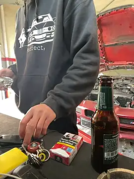 Snapshot of donnuozfutura chatting on 02.28.25 donnuozfutura online show from 02.28.25