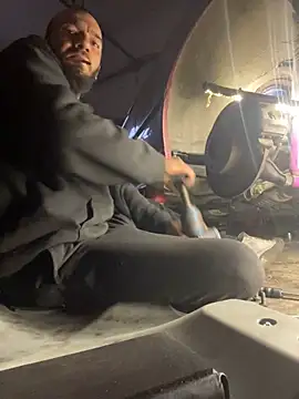 Snapshot of donnuozfutura chatting on 03.15.25 donnuozfutura online show from 03.15.25