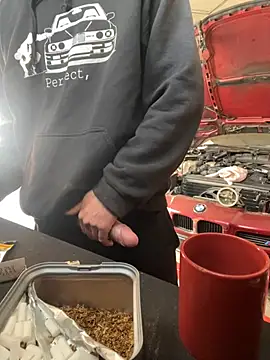 Snapshot of donnuozfutura chatting on 03.17.25 donnuozfutura online show from 03.17.25