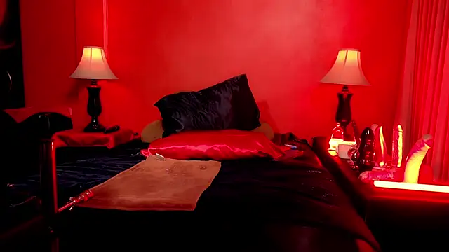 Snapshot of jennStarCD chatting on 01.05.25 jennStarCD online show from 01.05.25