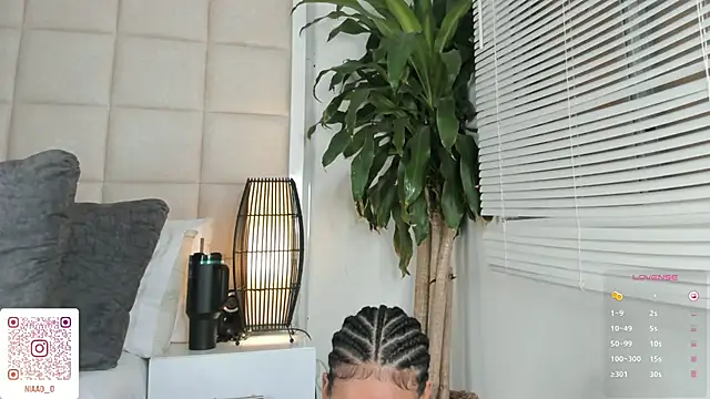 Nia Bunny online show from 02.04.25