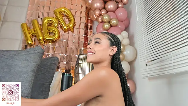 Nia Bunny online show from 02.10.25