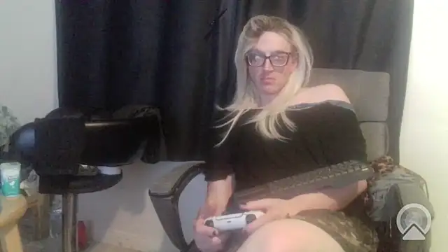 Snapshot of sexyblondetrans chatting on 02.25.26 sexyblondetrans online show from 02.25.26
