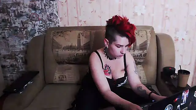 Snapshot of Miya_Wey_ chatting on 10.18.25 Miya Wey  online show from 10.18.25