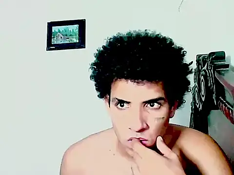 Snapshot of maick5- chatting on 09.29.25 maick5- online show from 09.29.25