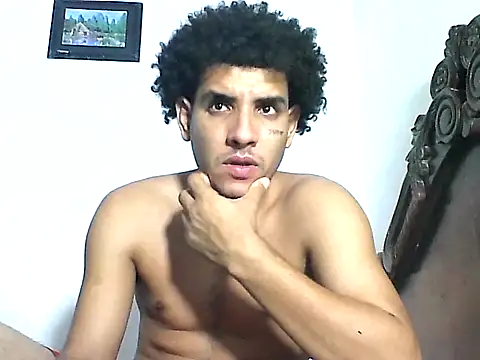 Snapshot of maick5- chatting on 10.09.25 maick5- online show from 10.09.25