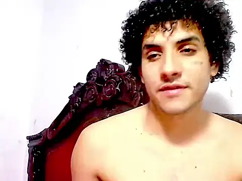 Snapshot of maick5- chatting on 10.17.25 maick5- online show from 10.17.25