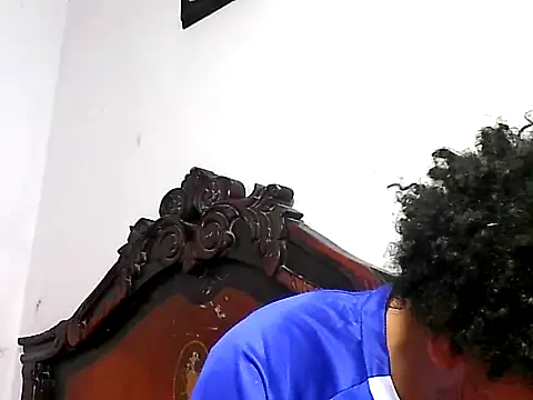 Snapshot of maick5- chatting on 10.17.25 maick5- online show from 10.17.25