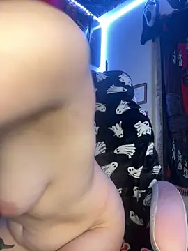Snapshot of GoddessPinxx chatting on 04.02.26 GoddessPinxx online show from 04.02.26