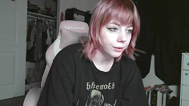 Snapshot of GoddessPinxx chatting on 05.15.26 GoddessPinxx online show from 05.15.26