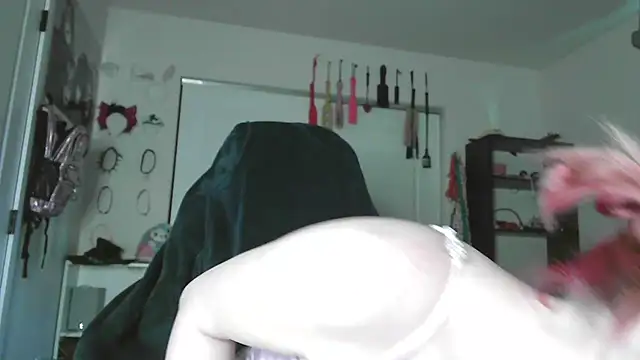 Snapshot of GoddessPinxx chatting on 05.19.26 GoddessPinxx online show from 05.19.26