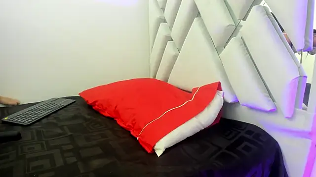 leslyylove online show from 12.05.24