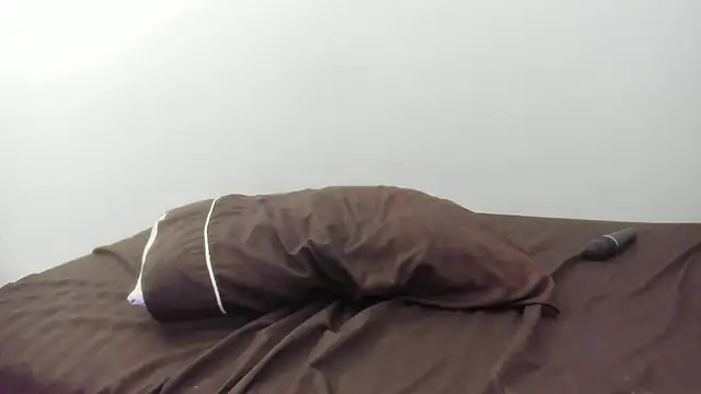 leslyylove online show from 02.01.25